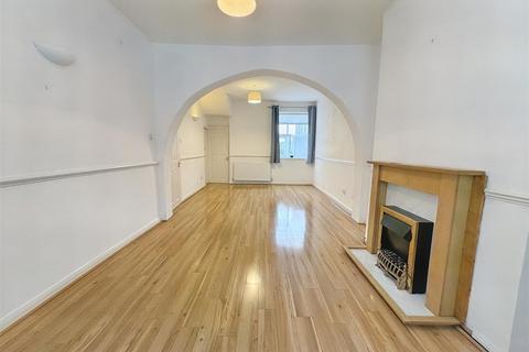 3 bedroom terraced house for sale, Corporation Street, London