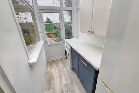 3 bedroom terraced house for sale, Corporation Street, London
