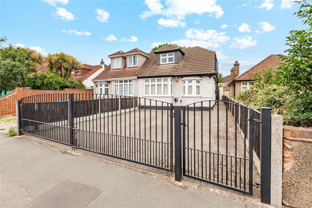 Crow Lane, Romford, RM7 3 bed semi-detached house for sale - £525,000