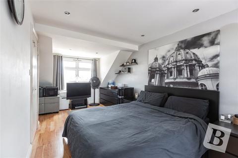 3 bedroom semi-detached house for sale, Crow Lane, Romford, RM7