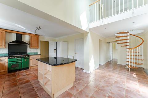 6 bedroom detached house for sale, Norwich Road, Cawston