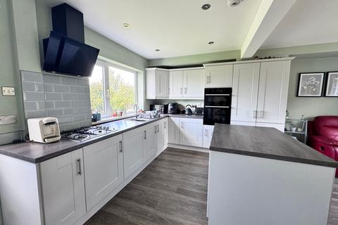 8 Lyttleton Crescent, Penistone, Sheffield, S36 6BX
