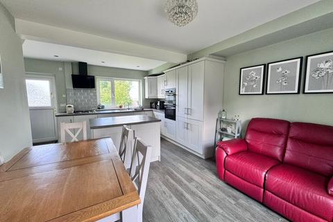 8 Lyttleton Crescent, Penistone, Sheffield, S36 6BX