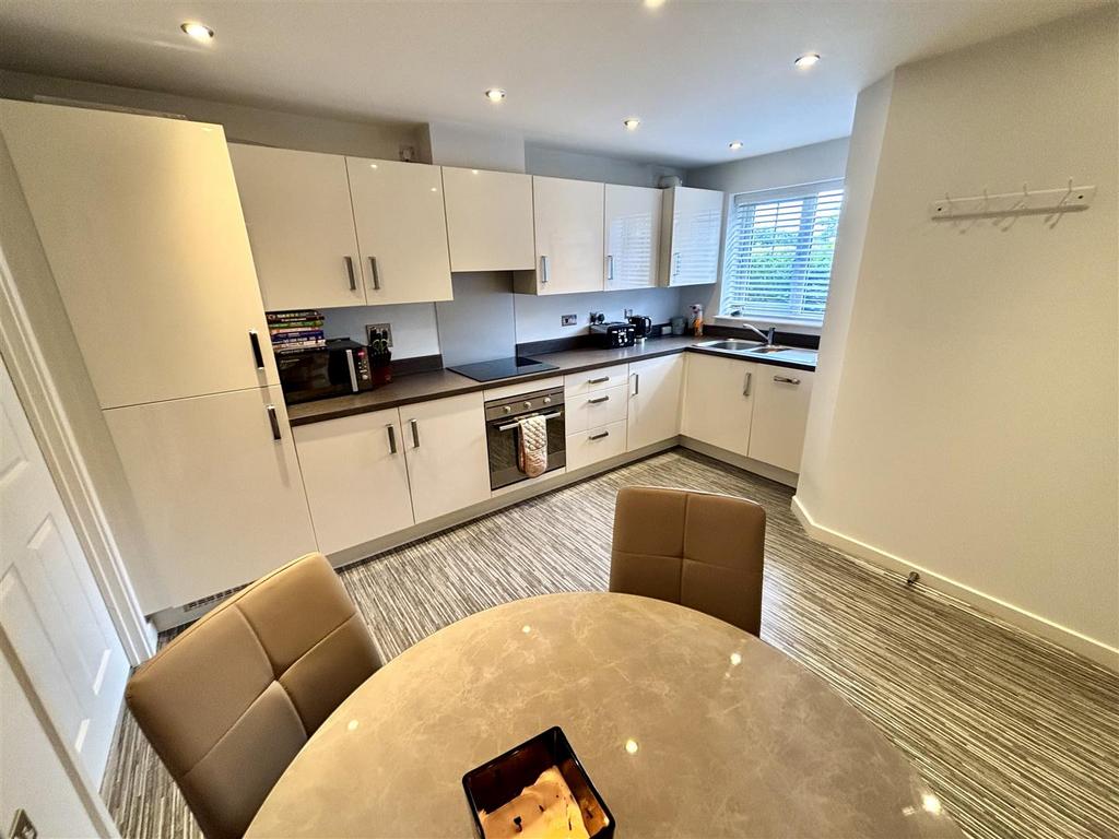 Open Plan Kitchen and Dining Room