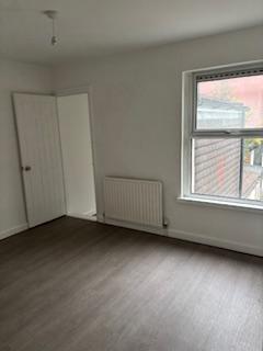 3 bedroom terraced house to rent, Southill Road, Chatham ME4