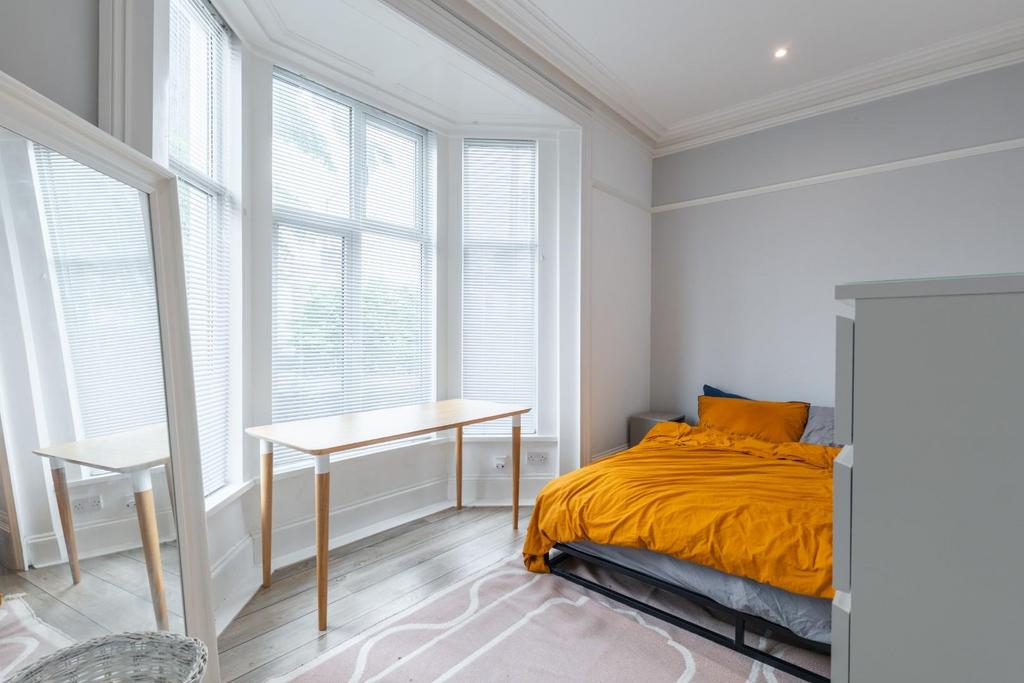 Bedroom-1.jpg