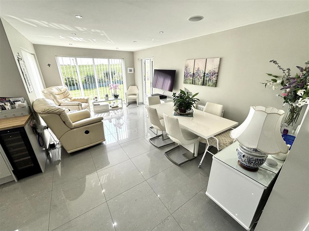 Open Plan Kitchen, Dining and Garden Room