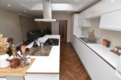 6 Abbotts Road, Birmingham, B24 8HE