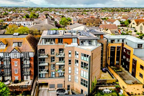 2 bedroom apartment for sale, Leigh Road, Leigh-on-sea, SS9
