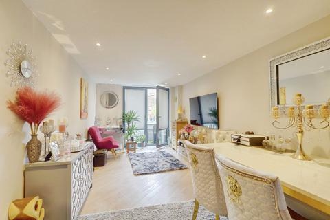 2 bedroom apartment for sale, Leigh Road, Leigh-on-sea, SS9