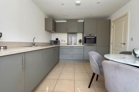 3 bedroom semi-detached house for sale, Village Road, Rochester ME1