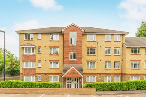 2 bedroom flat for sale, Muggeridge Close, South Croydon, CR2