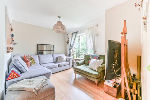 2 bedroom flat for sale, Muggeridge Close, South Croydon, CR2