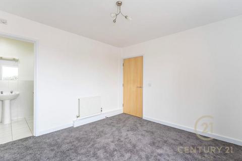 2 bedroom flat to rent, Convent Way, SOUTHALL UB2
