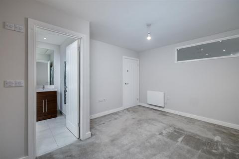 1 bedroom apartment to rent, Budshead Road, Plymouth PL6