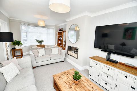 64 Burnside Avenue, Salford, M6 8WR