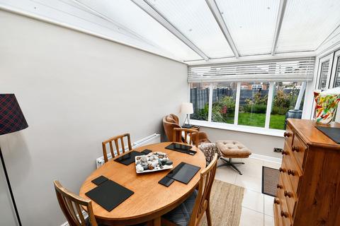 64 Burnside Avenue, Salford, M6 8WR