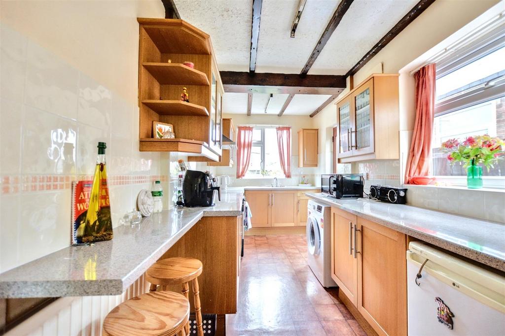Kitchen 1.jpeg