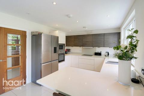 undefined, Postern Green, Enfield