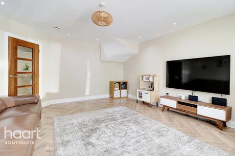 undefined, Postern Green, Enfield