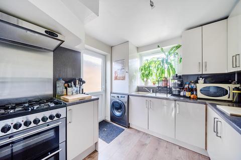3 Gaveston Close, Byfleet, West Byfleet, KT14 7HE
