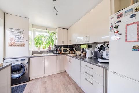 3 Gaveston Close, Byfleet, West Byfleet, KT14 7HE