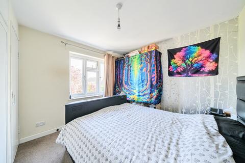 3 Gaveston Close, Byfleet, West Byfleet, KT14 7HE