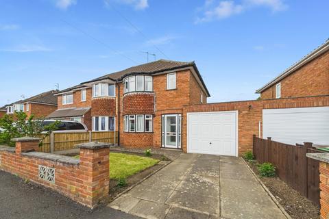 3 bedroom semi-detached house for sale, Melrose Close, Worcester, Worcestershire, WR2