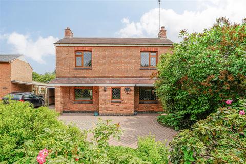 3 bedroom detached house for sale, Gaydon Road, Bishops Itchington