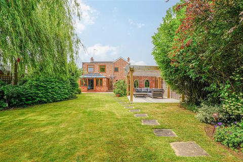 3 bedroom detached house for sale, Gaydon Road, Bishops Itchington