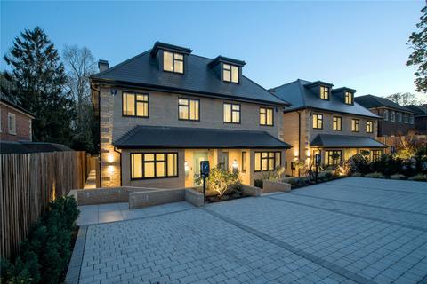 4 bedroom semi-detached house for sale, 27A The Avenue, Northwood, Middlesex