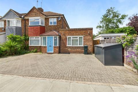 2 Garden Close, Hampton, TW12 3EG