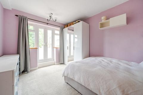 2 bedroom flat for sale, Goldhawk Road, Shepherds Bush, London, W12