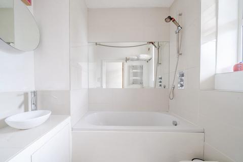 2 bedroom flat for sale, Goldhawk Road, Shepherds Bush, London, W12
