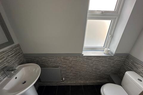 3 bedroom house to rent, Monnow View, Osbaston, NP25