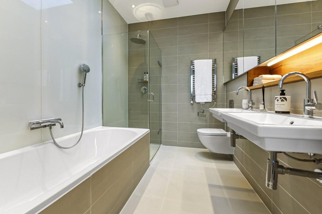Principal Bathroom