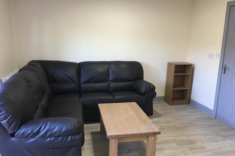5 bedroom terraced house to rent, *£110pppw Excluding Bills* Saxton Close, Beeston, Nottingham, NG9 2DU- UON