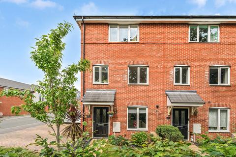 5 Firecracker Drive, Locks Heath, Southampton, SO31 6BW