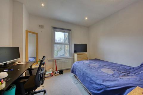 Flat B, 13 Lansdowne Way, London, SW8 1HL