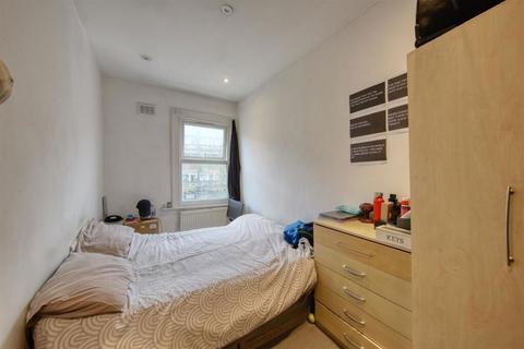 Flat B, 13 Lansdowne Way, London, SW8 1HL