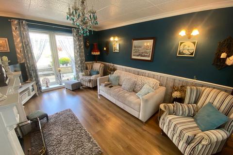 2 bedroom semi-detached house for sale, 20 Maple Close, Chadderton OL9 0EQ