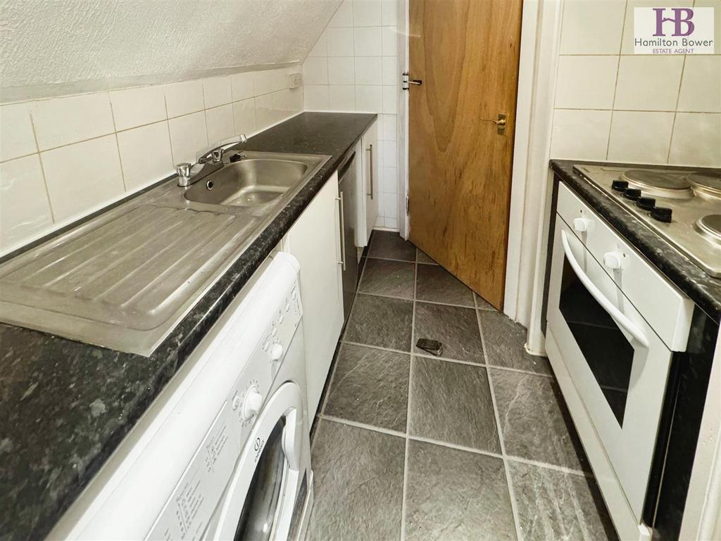 39608b4e-Fl2105 Leeds Road10.jpg