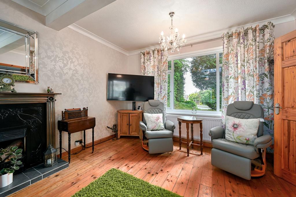 Lounge/Dining Room