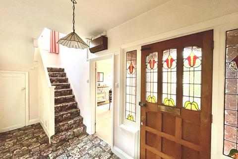 4 bedroom semi-detached house for sale, Corbets Avenue, Upminster RM14