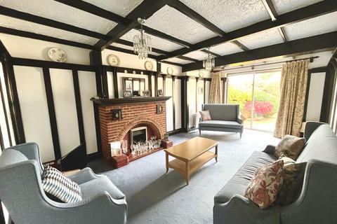 4 bedroom semi-detached house for sale, Corbets Avenue, Upminster RM14