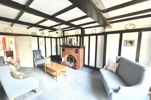 4 bedroom semi-detached house for sale, Corbets Avenue, Upminster RM14