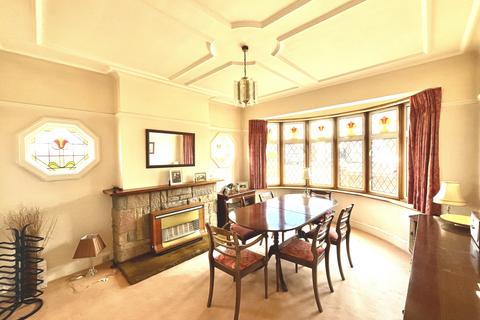 4 bedroom semi-detached house for sale, Corbets Avenue, Upminster RM14