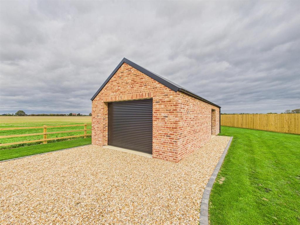 Thorpes Barn Photos (34).jpg