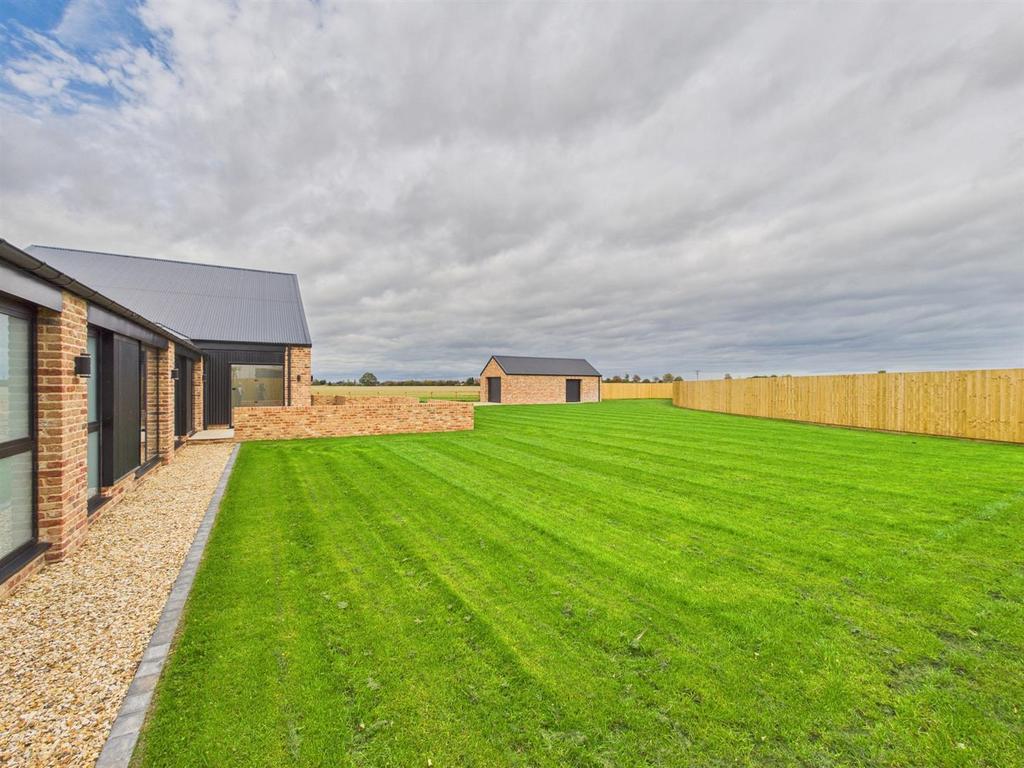 Thorpes Barn Photos (36).jpg