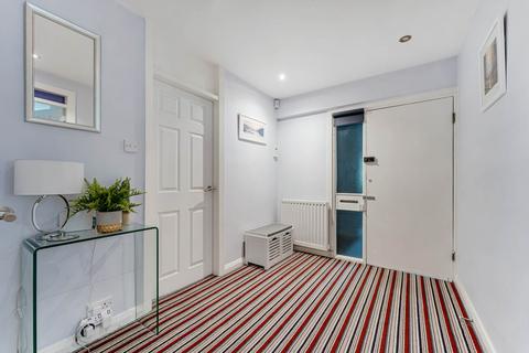 undefined, Ingeldende Court, Broughton Park